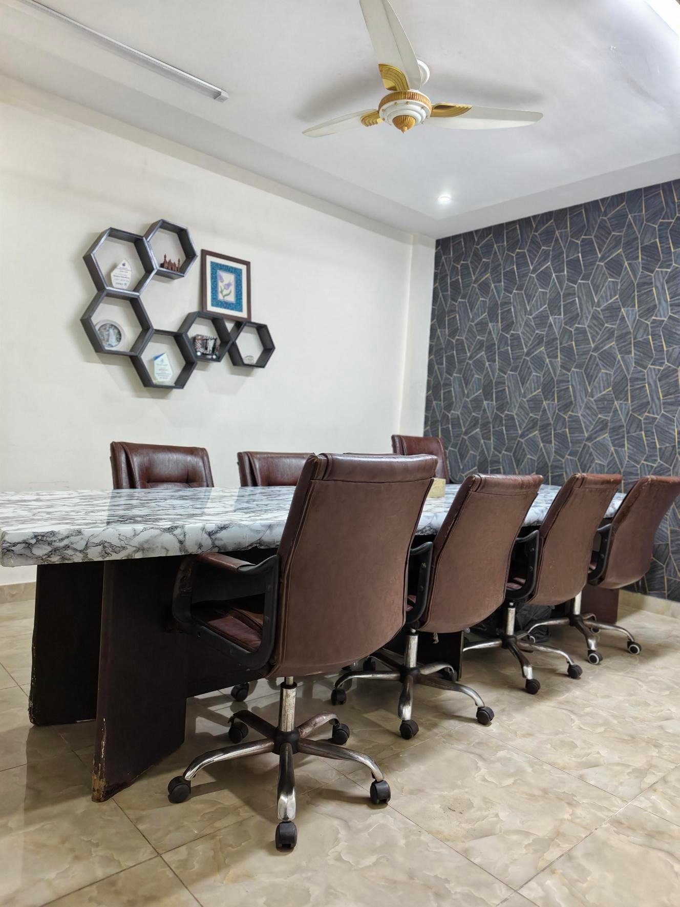 CoDesk professional meeting room